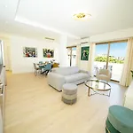 アパート Monaco - Entire Floor With Parking ボーソレイユ