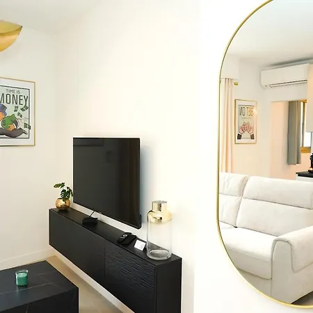Monaco - Entire Floor With Parking *