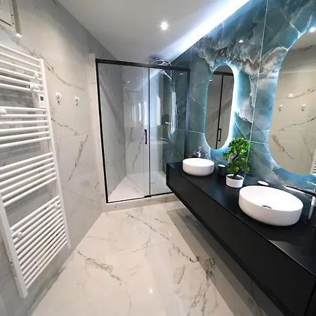 Monaco - Entire Top Floor With Terrace And Garage Apartment *