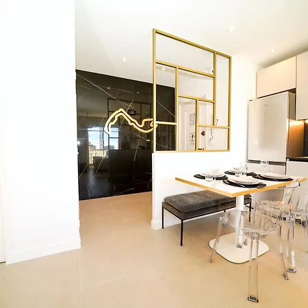 Monaco - Entire Floor With Terrace And Garage بوزولي
